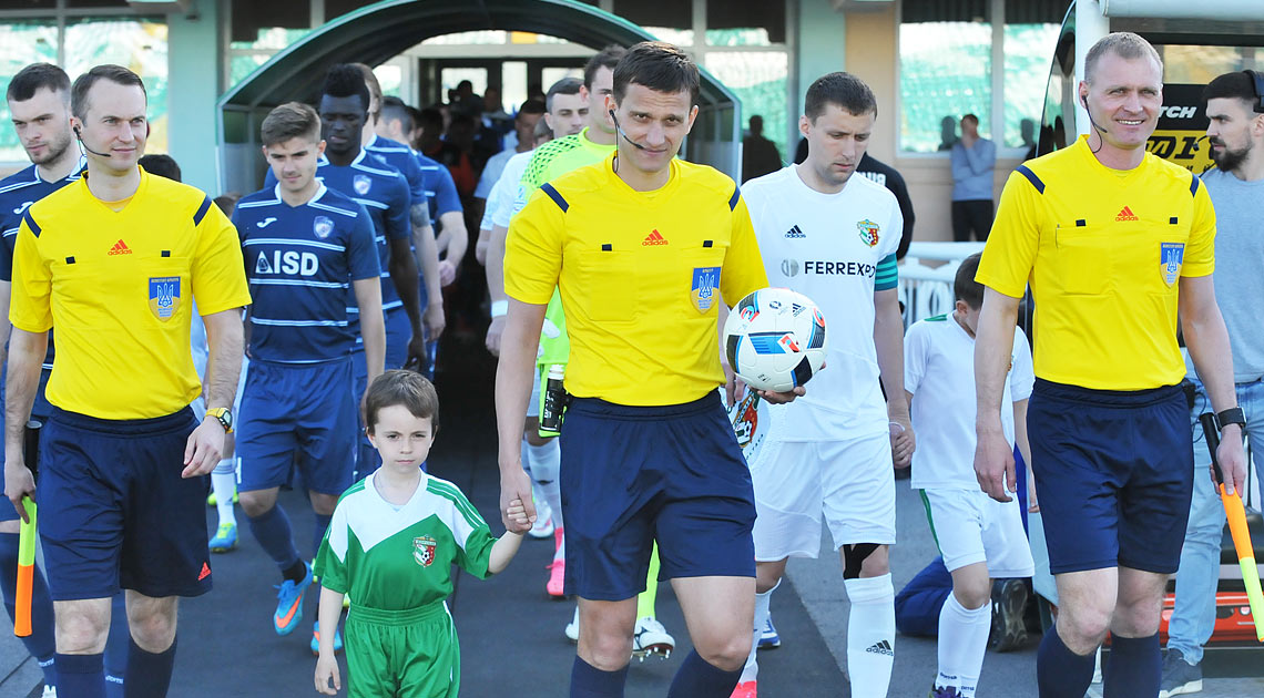 bondar_referee_1140.jpg